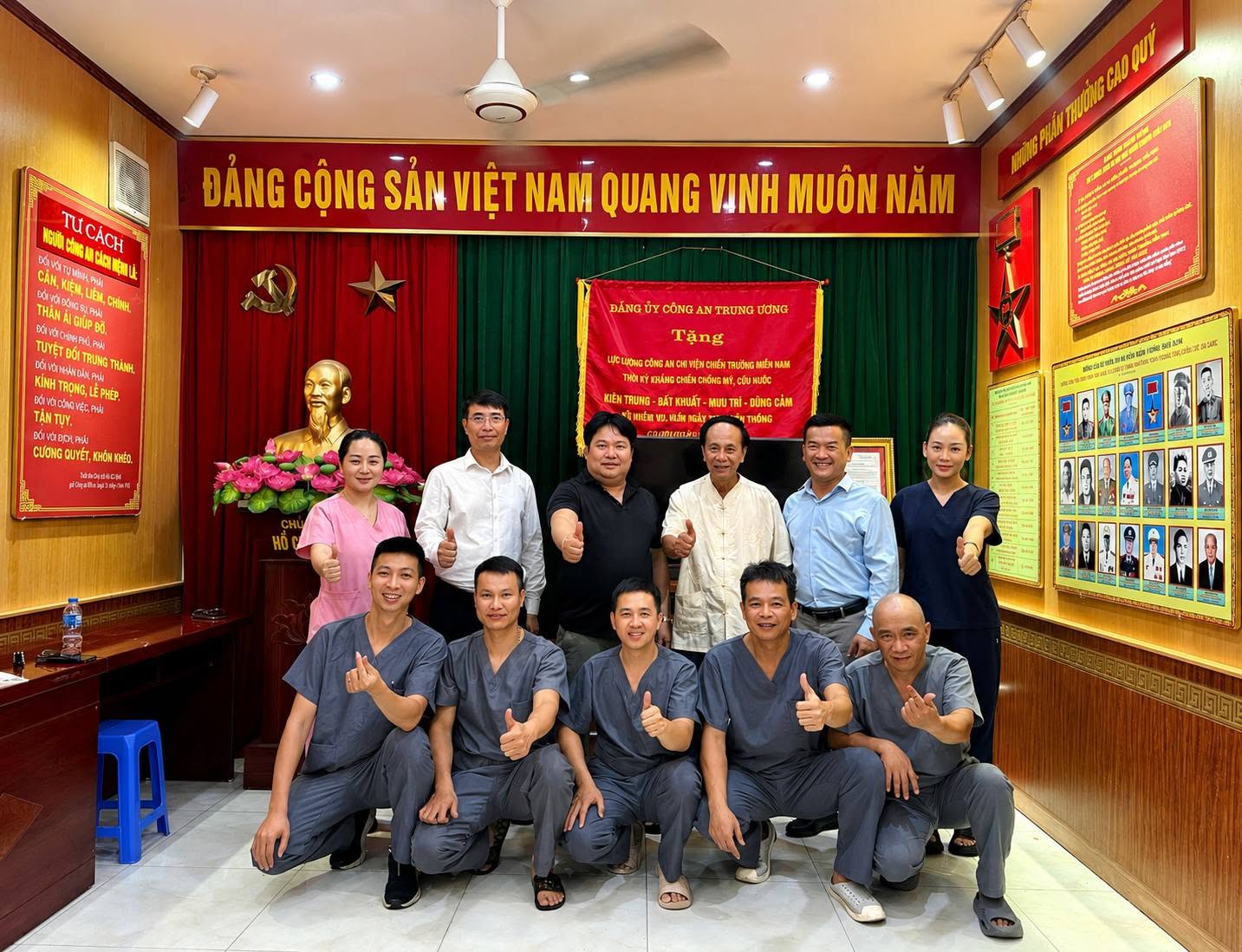 Bầu không khí ấm áp, nghĩa tình giữa Viện IHP và Hội Cựu sĩ quan Công an chi viện miền Nam
